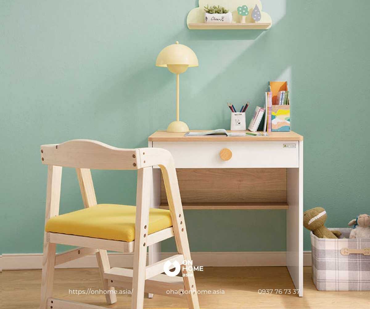 Bàn học cho bé gái bằng gỗ đơn giản