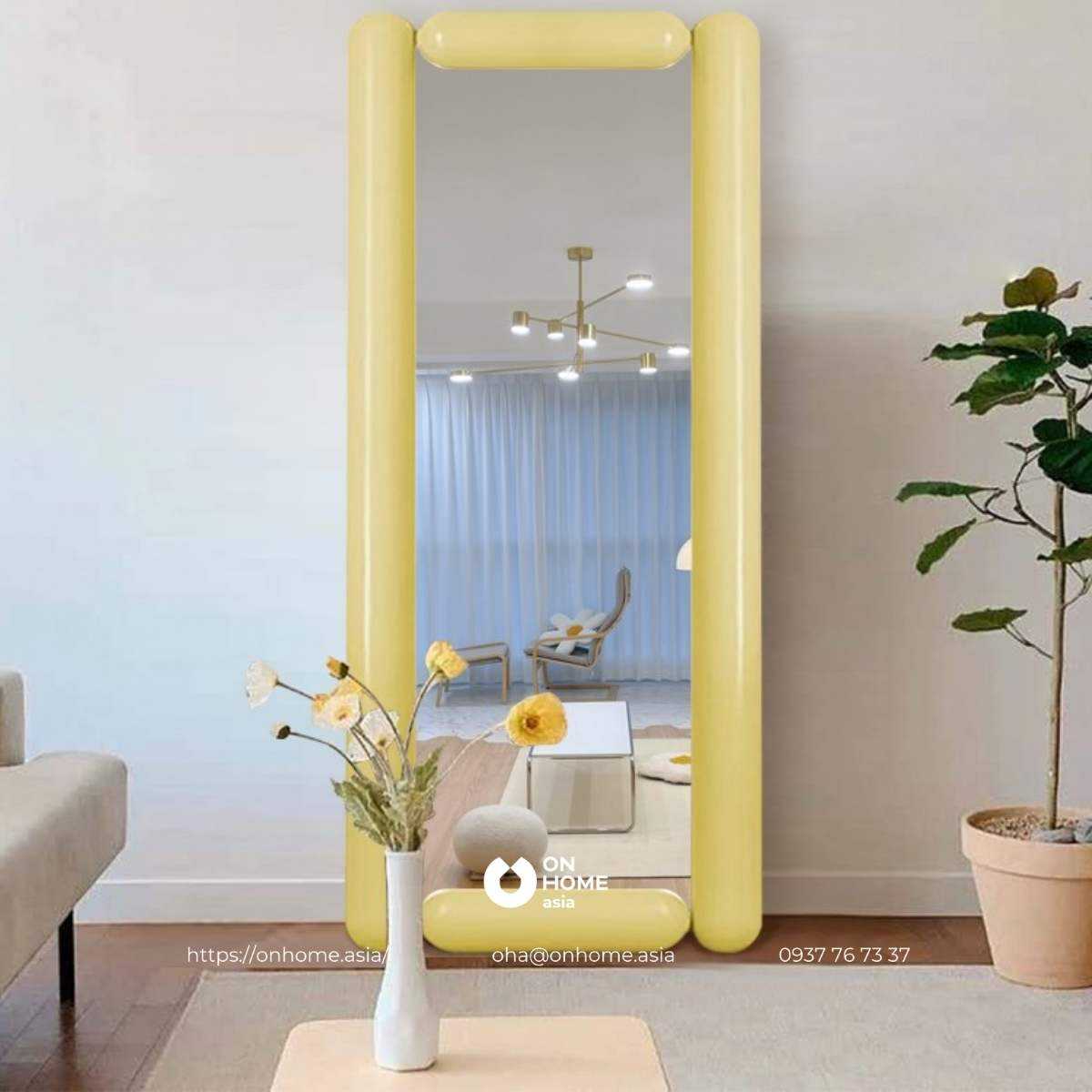 Gương đứng dựa tường soi toàn thân màu vàng cực kì trendy