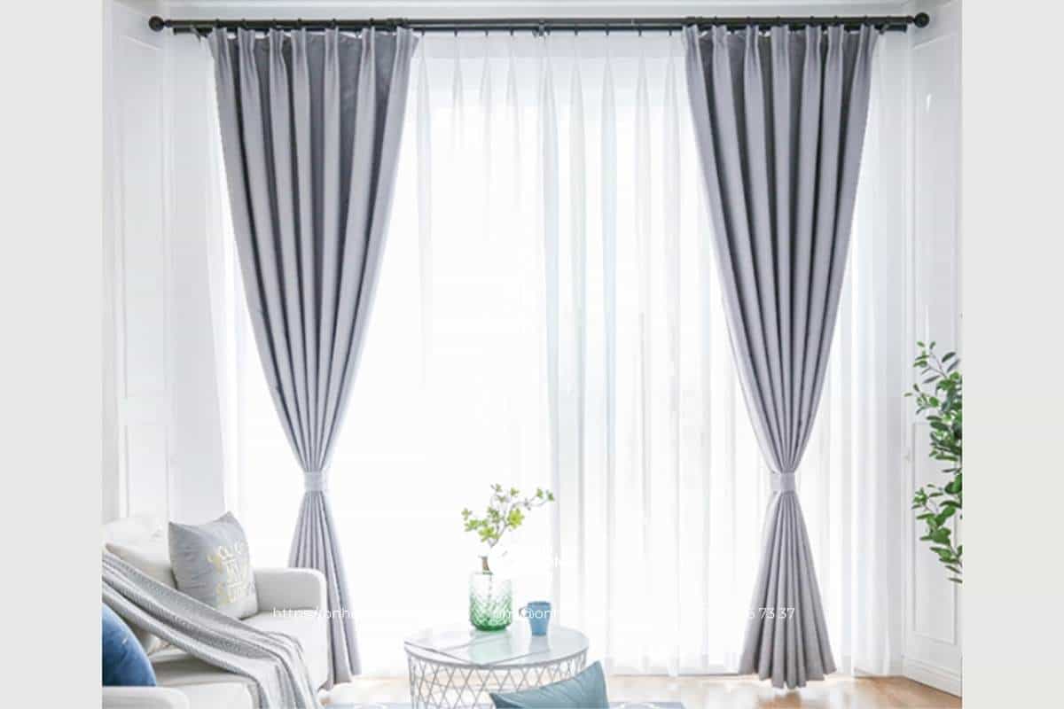 Chọn cho căn phòng của bạn một bộ rèm cửa phòng khách đẹp và sang trọng nhất. Với mẫu mã đa dạng, chất liệu cao cấp và giá cả phù hợp, chúng tôi sẵn sàng giúp bạn lựa chọn và lắp đặt rèm cửa một cách chuyên nghiệp.