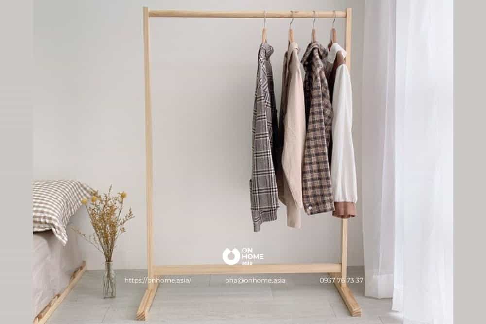 Giá treo quần áo bằng gỗ đơn giản