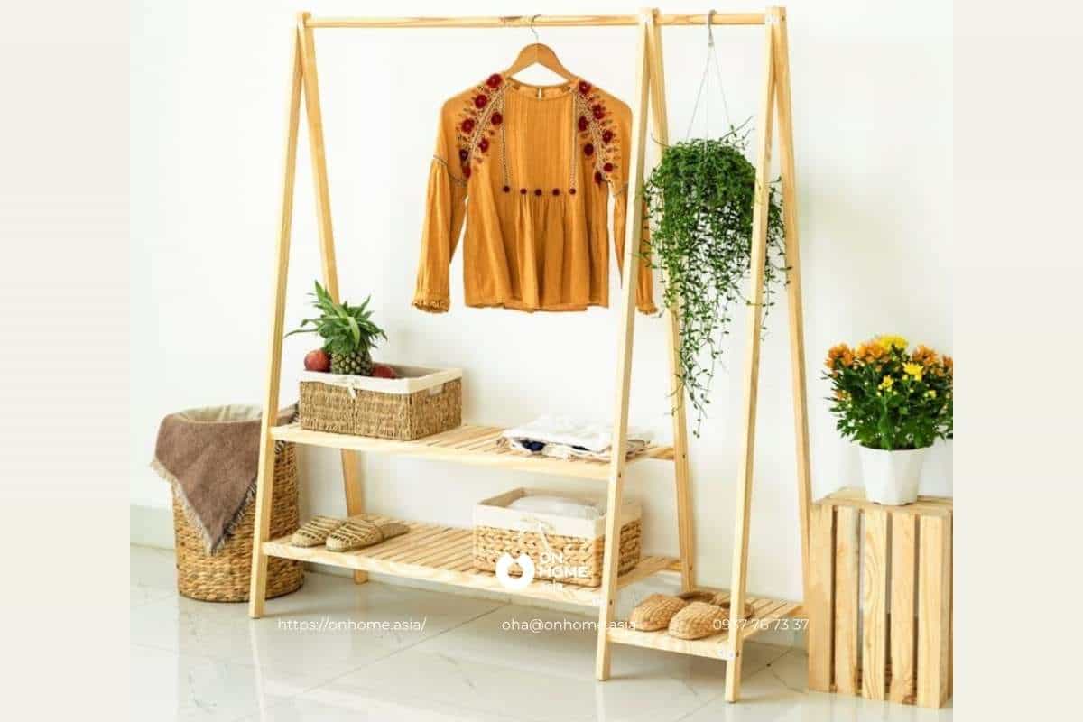 Giá treo quần áo bằng gỗ đơn giản