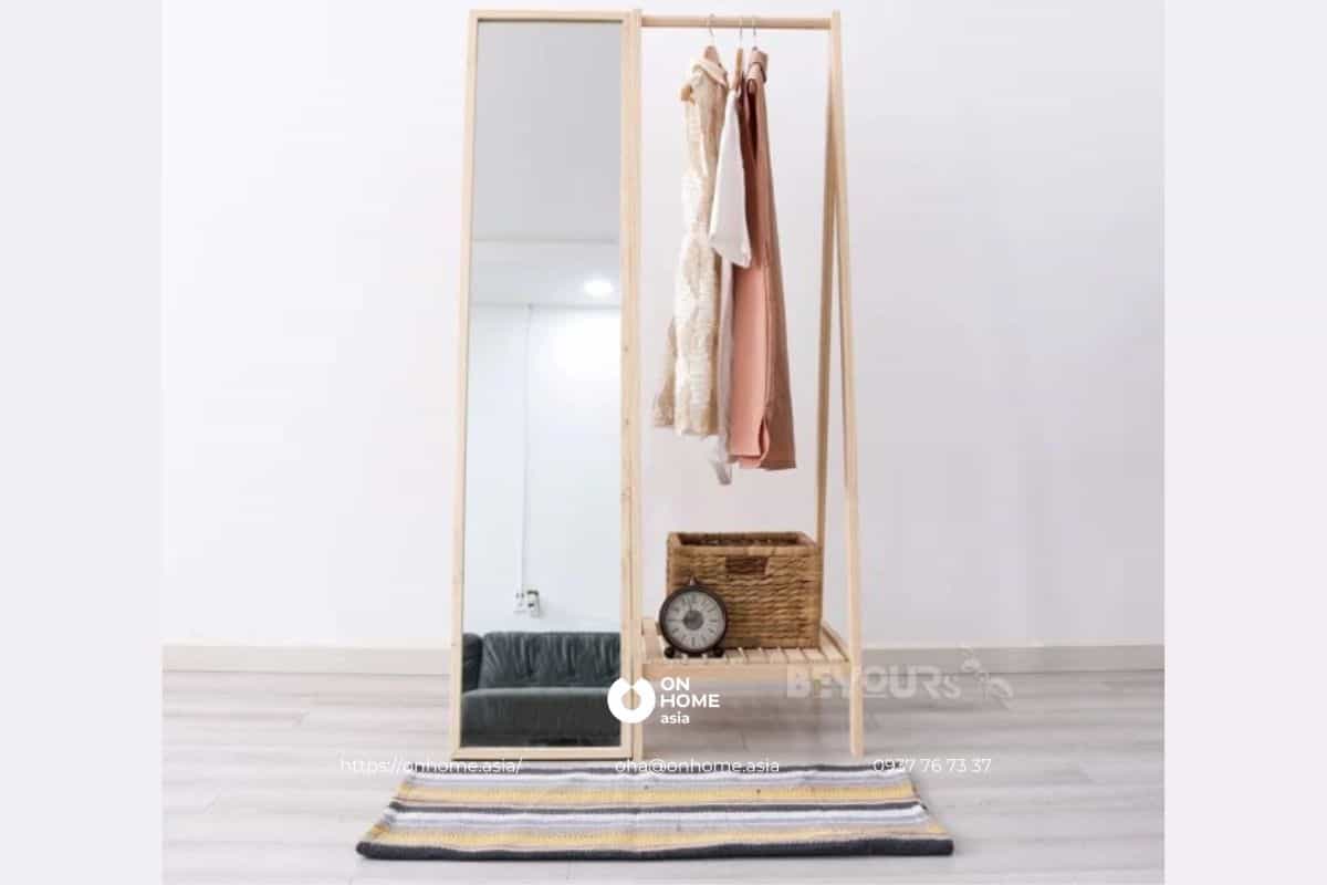 Giá treo quần áo bằng gỗ kết hợp gương